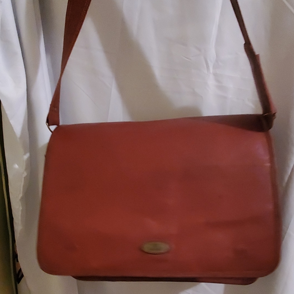 Satchel - Picture 4 of 7